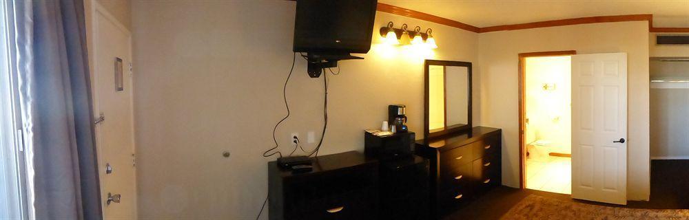 Travel Inn Ларами Экстерьер фото